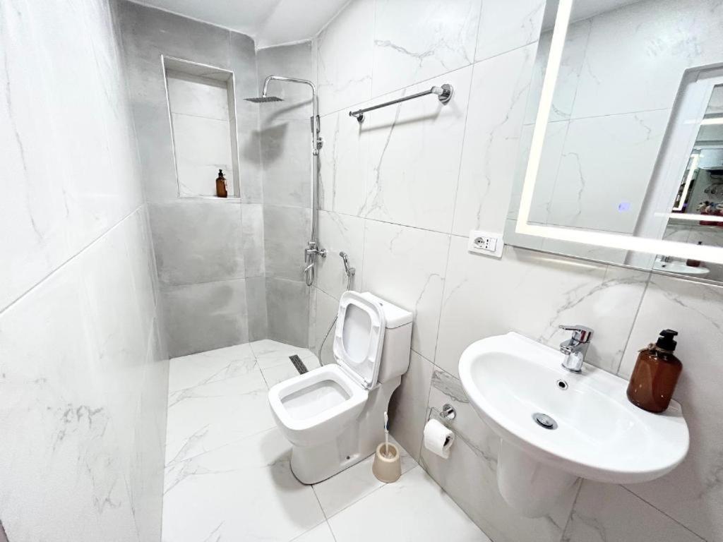 Tirana Inn Hotel Экстерьер фото