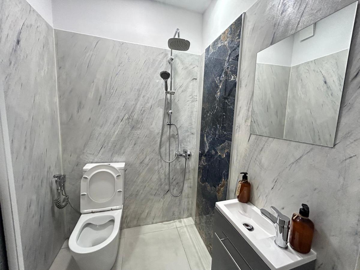 Tirana Inn Hotel Экстерьер фото