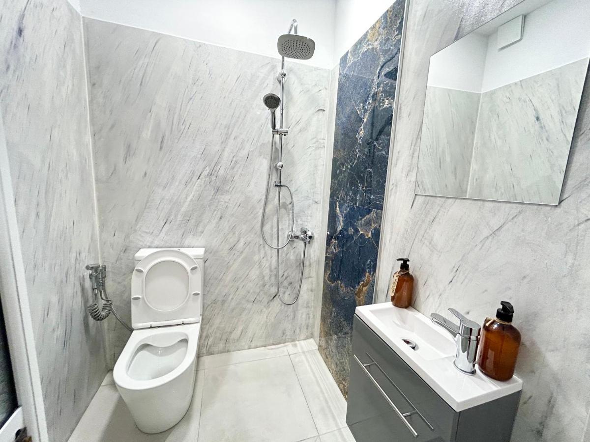 Tirana Inn Hotel Экстерьер фото